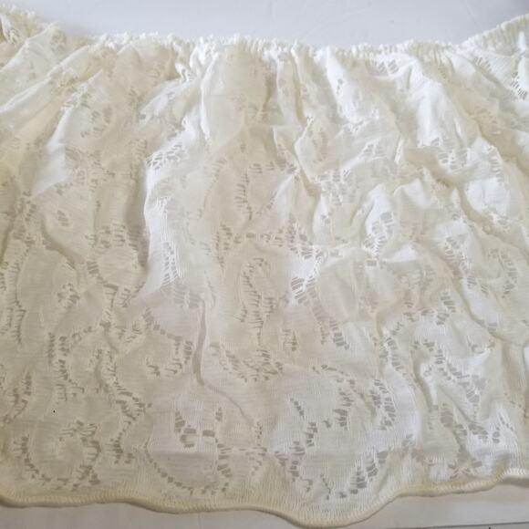 Seven and one half yards vintage cream lace twelve inches wi - Picture 6 of 7